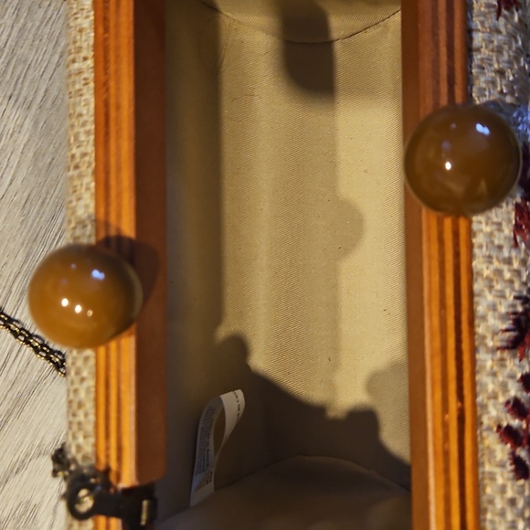 Embroidered Chain Strap Clutch - Multicolor EUC - Picture 5 of 8